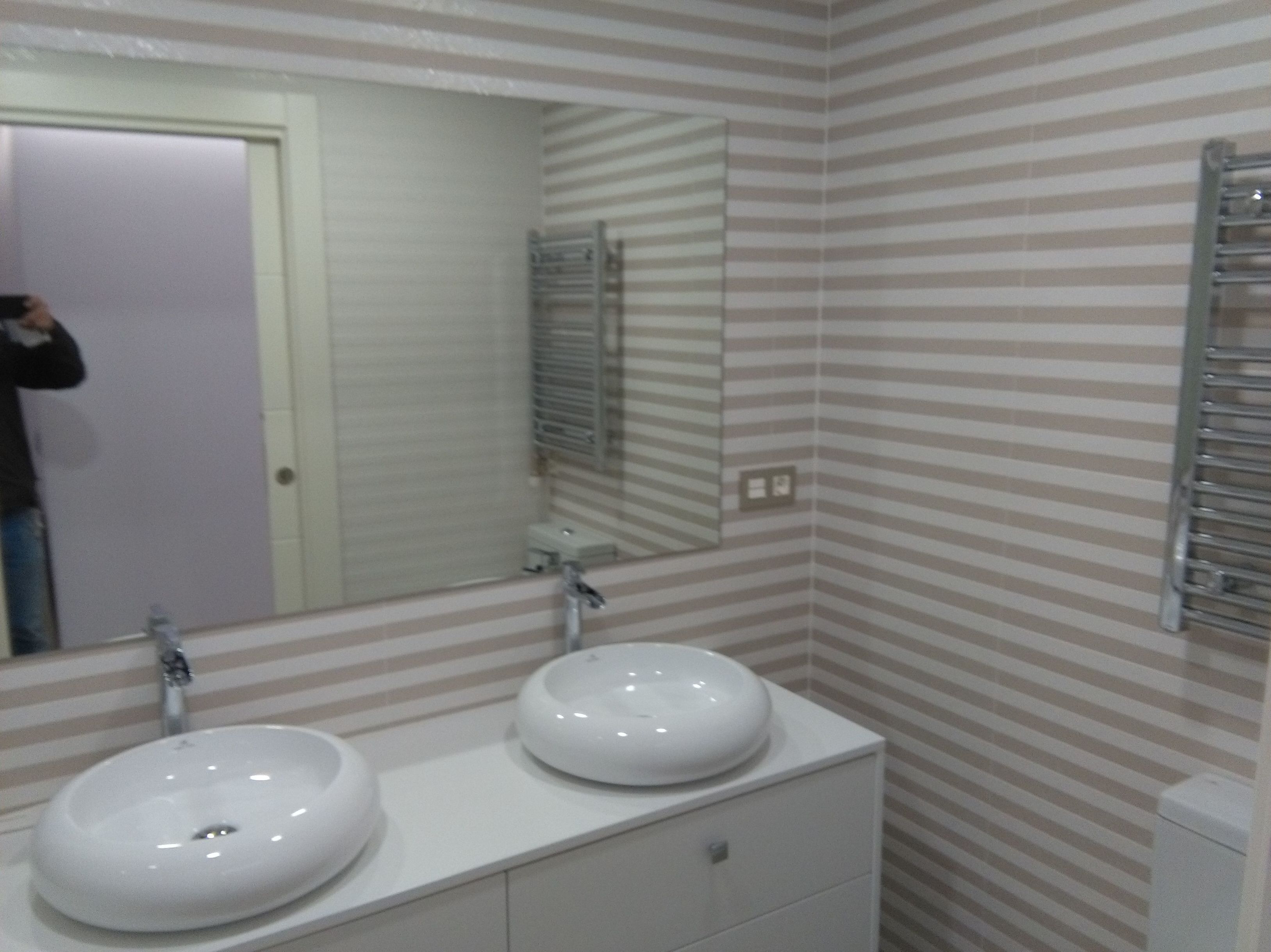 Alicatados y ensolados.Baños y cocinas: Servicios de Arte Construcción Gómez Alicatados y ensolados.Baños y cocinas: Servicios de Arte Construcción Gómez