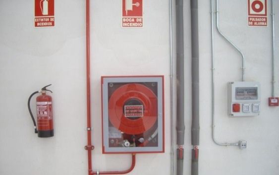 INSTALACIONES CONTRA INCENDIOS : Nuestros Servicios de Fontanería Julián Villaverde INSTALACIONES CONTRA INCENDIOS : Nuestros Servicios de Fontanería Julián Villaverde