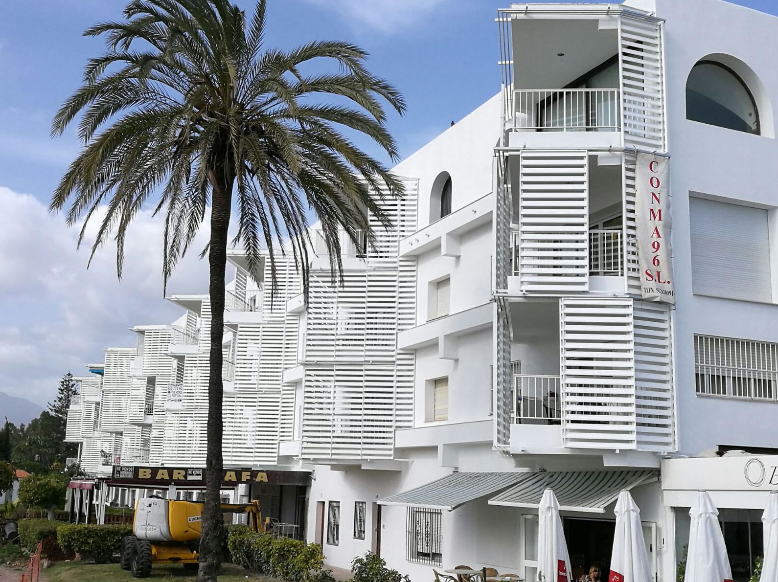 EDIFICIO DESPUES DE REHABILITAR EN MARBELLA, MALAGA EDIFICIO DESPUES DE REHABILITAR EN MARBELLA, MALAGA