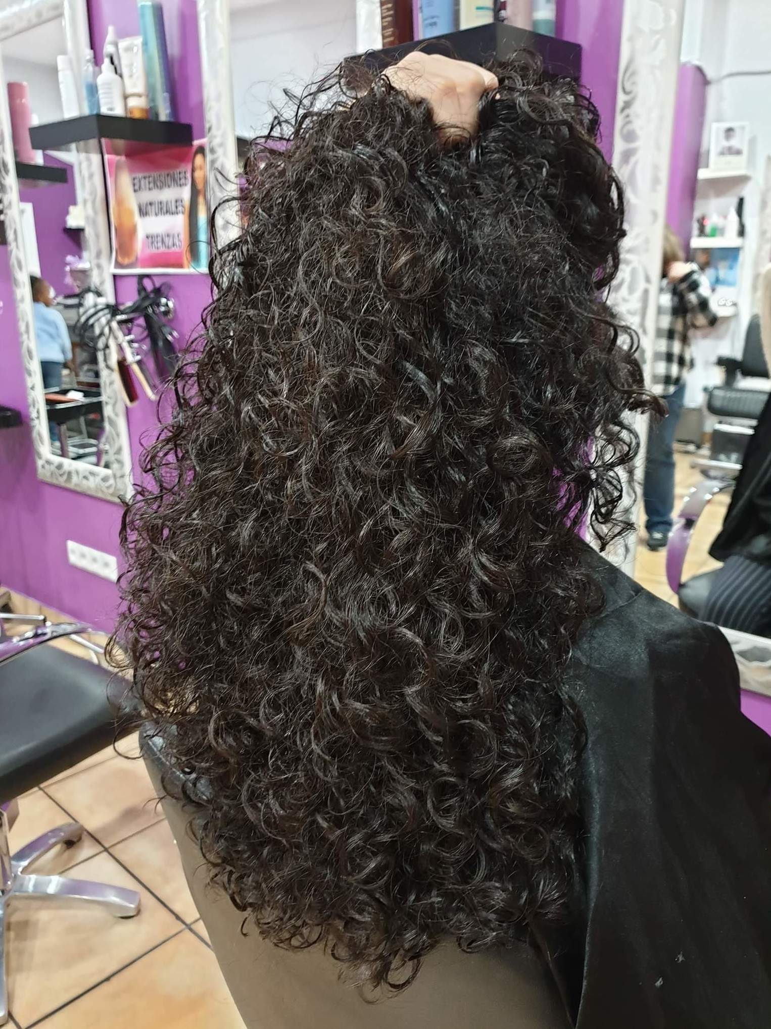 Especialistas en pelos rizados: Catálogo de Espacio de imagen RAZA Especialistas en pelos rizados: Catálogo de Espacio de imagen RAZA