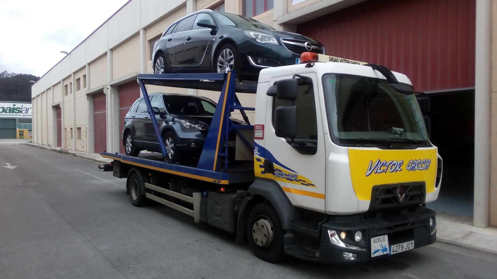 Vehículos: Grúas y transporte de Grúas Víctor García S.L. Vehículos: Grúas y transporte de Grúas Víctor García S.L.