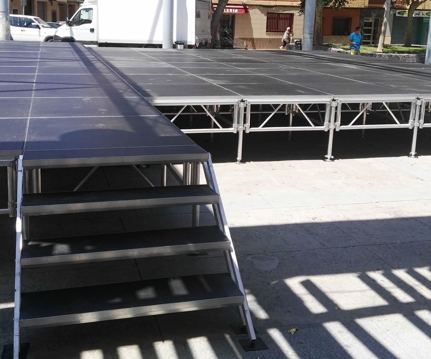 escenario portátil de aluminio .1.23x1.23: Nuestros servicios de Jukeval Eventos escenario portátil de aluminio .1.23x1.23: Nuestros servicios de Jukeval Eventos