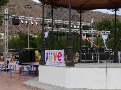 Escenarios y tarimas: Nuestros servicios de Jukeval Eventos Escenarios y tarimas: Nuestros servicios de Jukeval Eventos