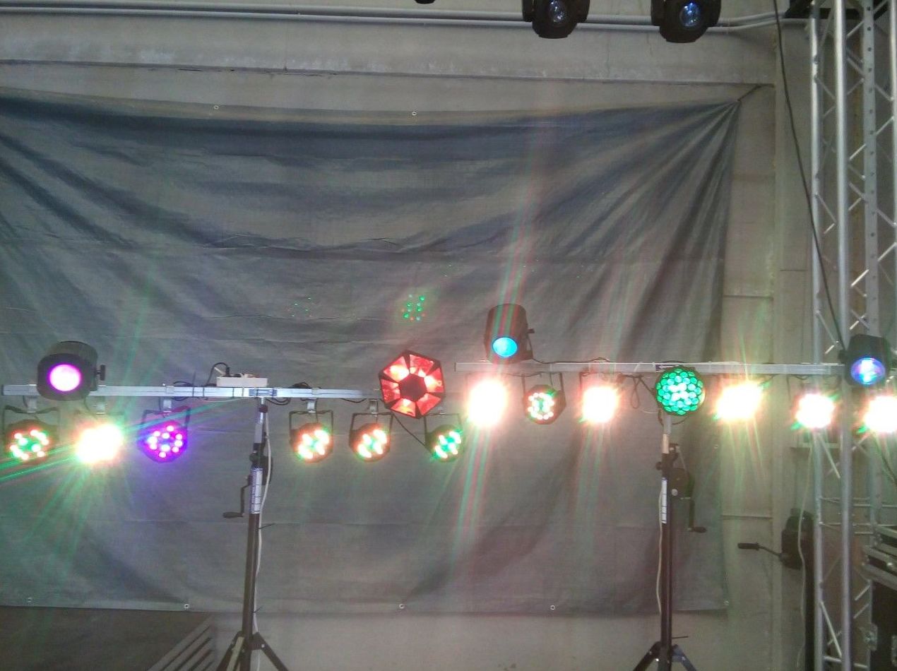 Barra luz disco-móvil: Nuestros servicios de Jukeval Eventos Barra luz disco-móvil: Nuestros servicios de Jukeval Eventos