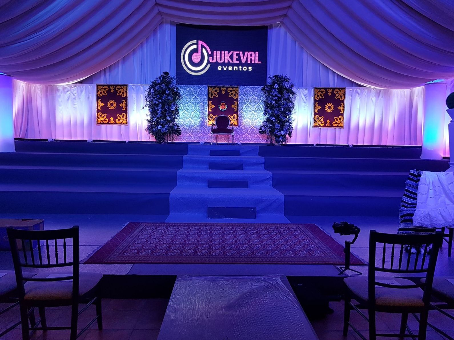 iluminacion y sonido para fachadas y monumentos: Nuestros servicios de Jukeval Eventos iluminacion y sonido para fachadas y monumentos: Nuestros servicios de Jukeval Eventos