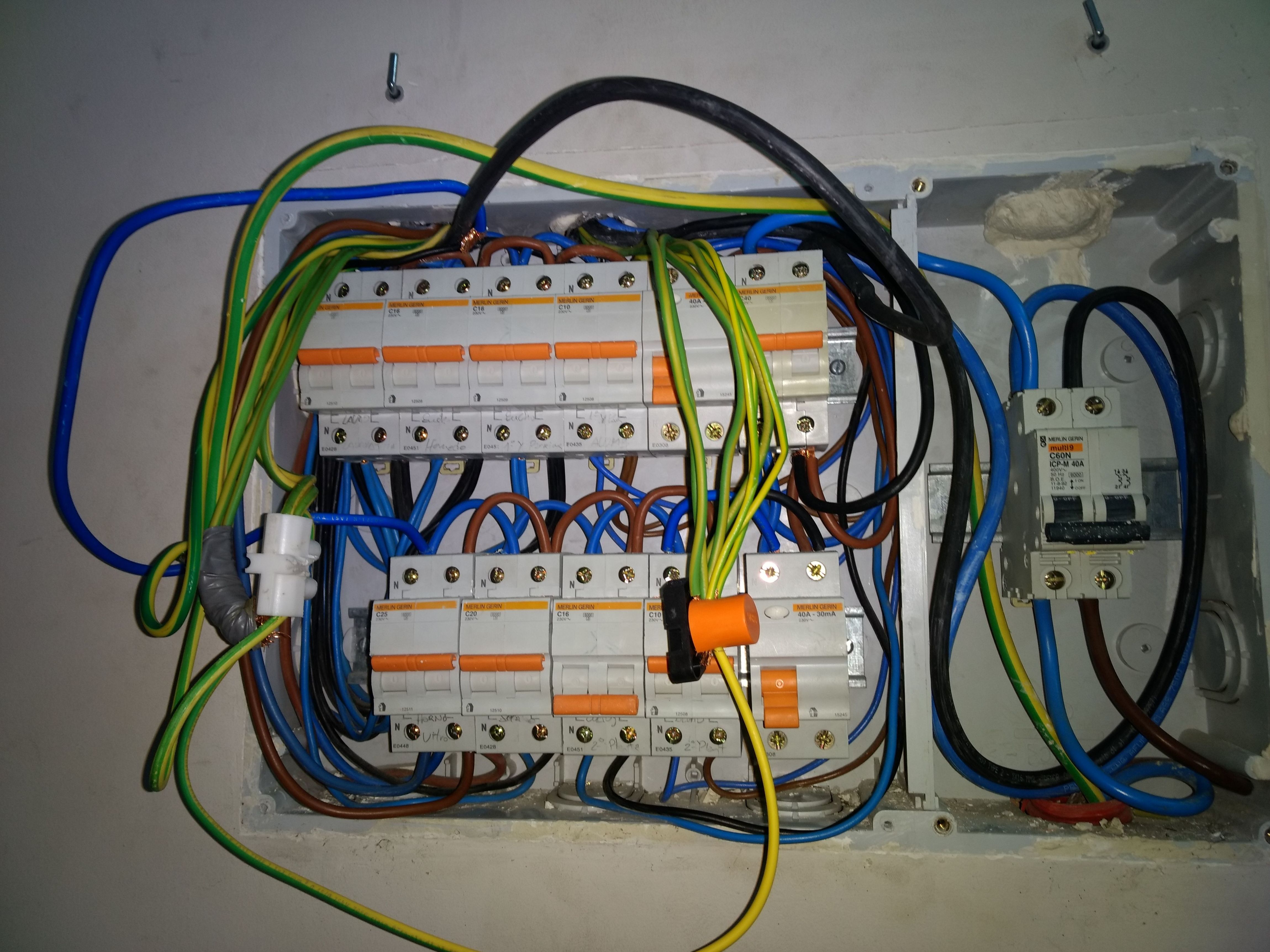 Reparaciones eléctricas: Servicios de ST Power Reparaciones eléctricas: Servicios de ST Power