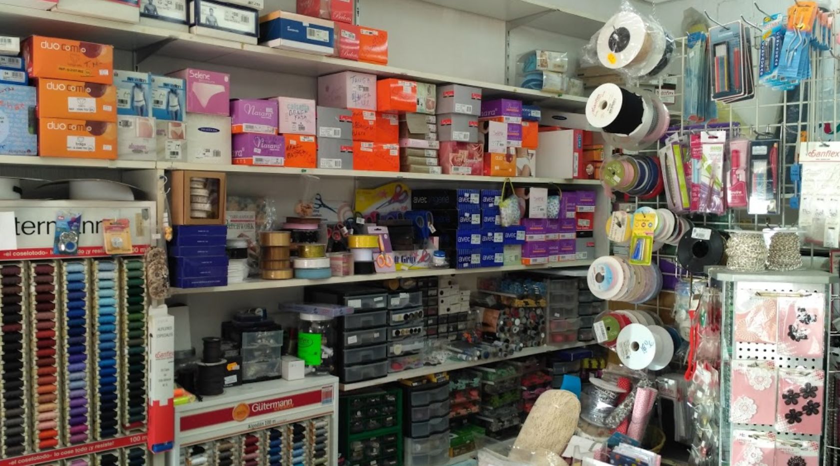 Mercería: Servicios de Máquinas de Coser Dori Mercería: Servicios de Máquinas de Coser Dori