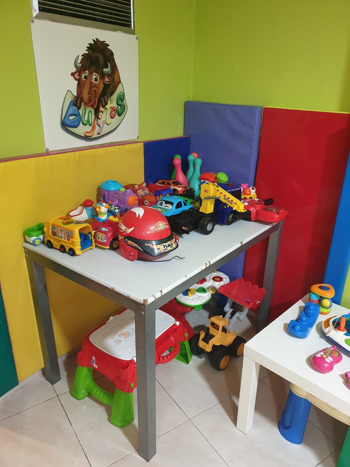 Sala de Juguetes: Servicios y Actividades de Bufytos Sala de Juguetes: Servicios y Actividades de Bufytos