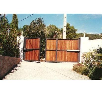 Puertas de hierro abatibles: Productos y servicios de Automatismos y PVC Santa Eulalia Puertas de hierro abatibles: Productos y servicios de Automatismos y PVC Santa Eulalia