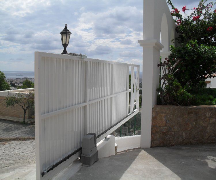 Puertas de garaje en Ibiza