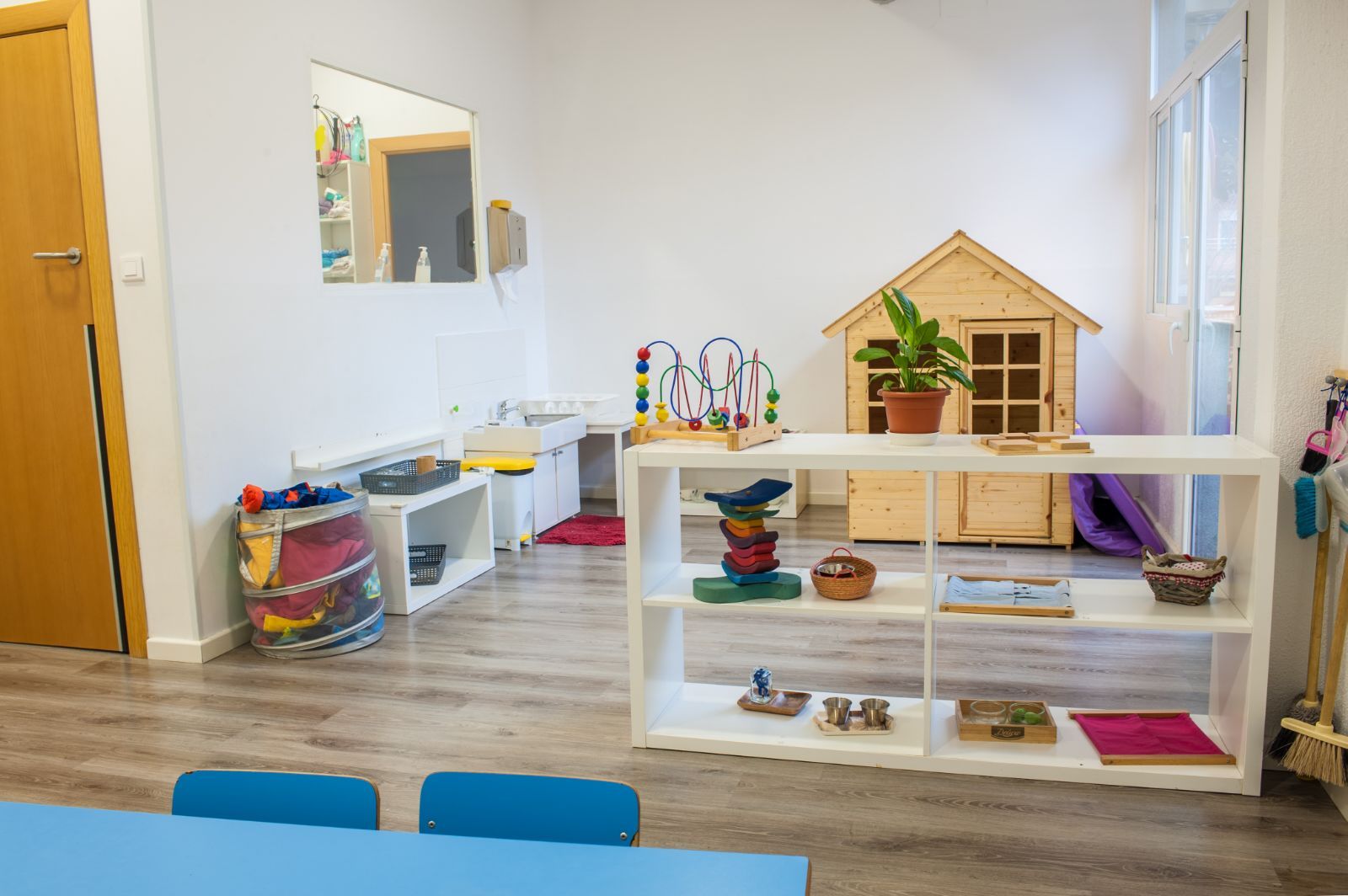 La escuela: Servicios de Llar d'Infants Somnis La escuela: Servicios de Llar d'Infants Somnis