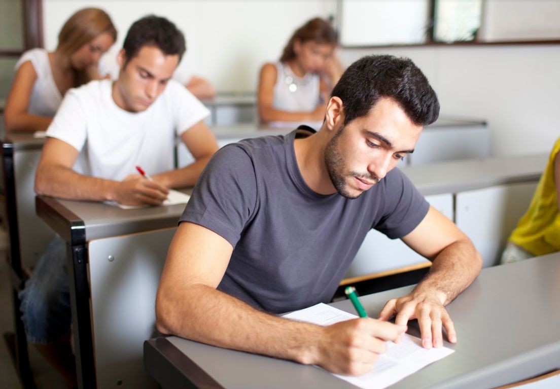 Clases teóricas: Autoescuela de Autoescuela Moreno Clases teóricas: Autoescuela de Autoescuela Moreno