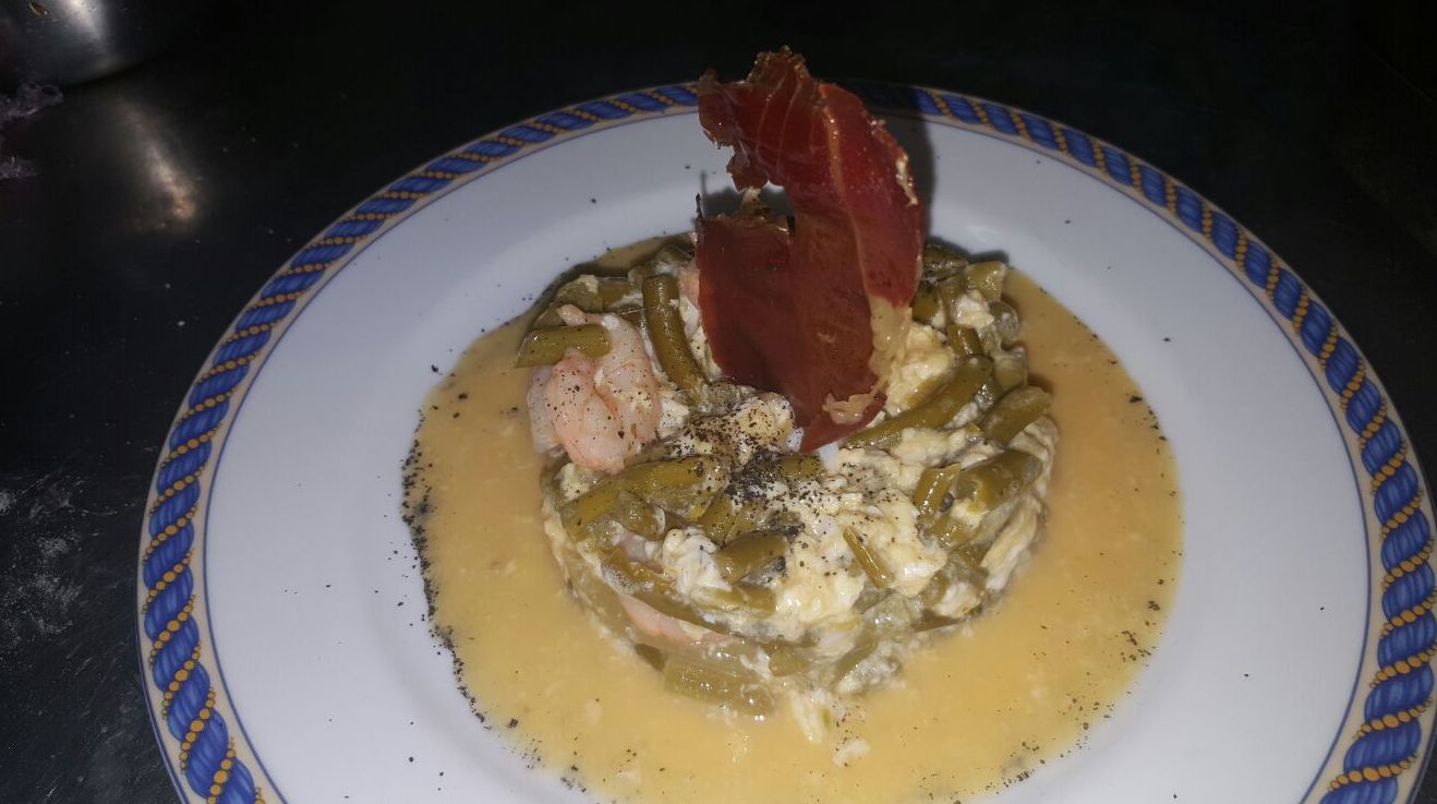 Revueltos de ajete con gambas Revueltos de ajete con gambas