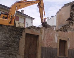 Demoliciones y derribos mecánicos: Servicios de Demoliciones Floreal Demoliciones y derribos mecánicos: Servicios de Demoliciones Floreal