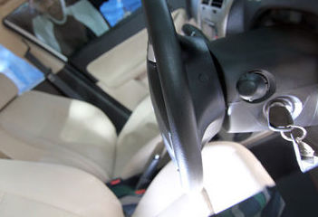 Cerrajeros especializados en apertura de coches. Cerrajeros especializados en apertura de coches.