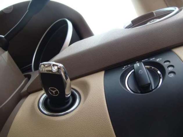 Codificado de llaves de coche. Codificado de llaves de coche.