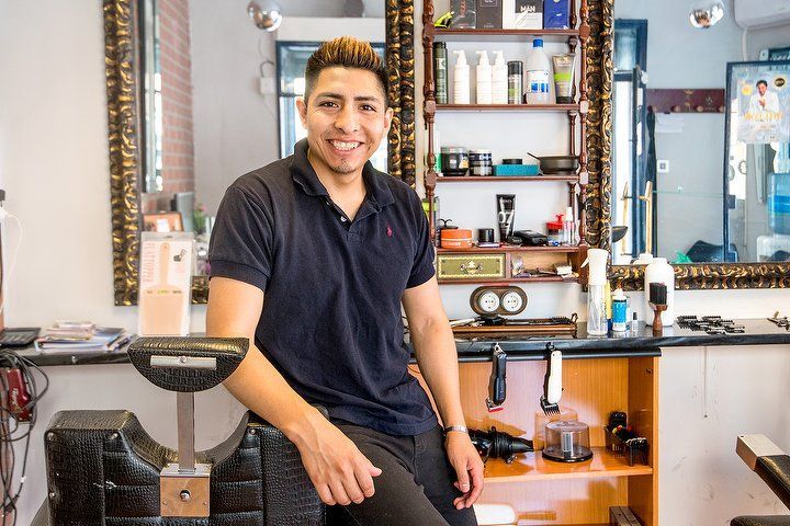 Servicio a domicilio: Peluquería y estética de Peluquería y barbería N&A Servicio a domicilio: Peluquería y estética de Peluquería y barbería N&A