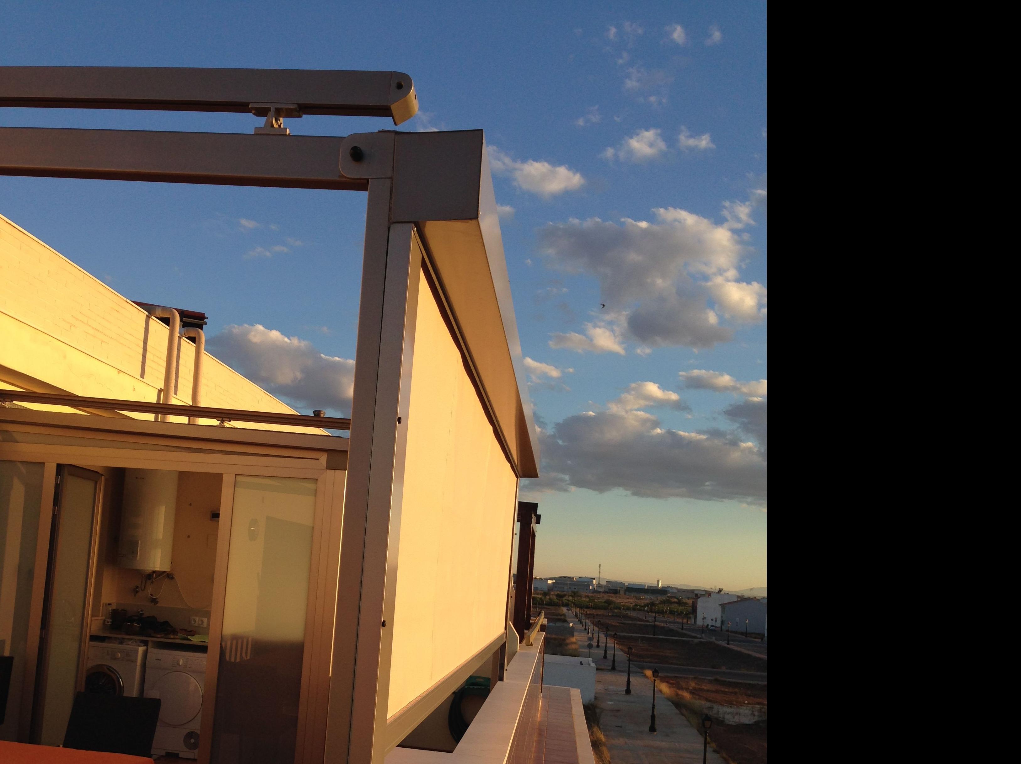 Cajon para toldo telon con guias. Cajon para toldo telon con guias.