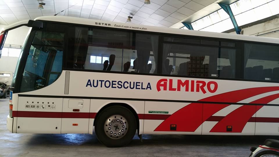 Certificado de profesionalidad para conductor de autobús: Servicios de Autoescuela Almiro Certificado de profesionalidad para conductor de autobús: Servicios de Autoescuela Almiro