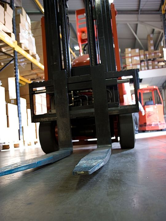 Cursos para operador de carretilla elevadora y maquinaria industrial: Servicios de Autoescuela Almiro Cursos para operador de carretilla elevadora y maquinaria industrial: Servicios de Autoescuela Almiro