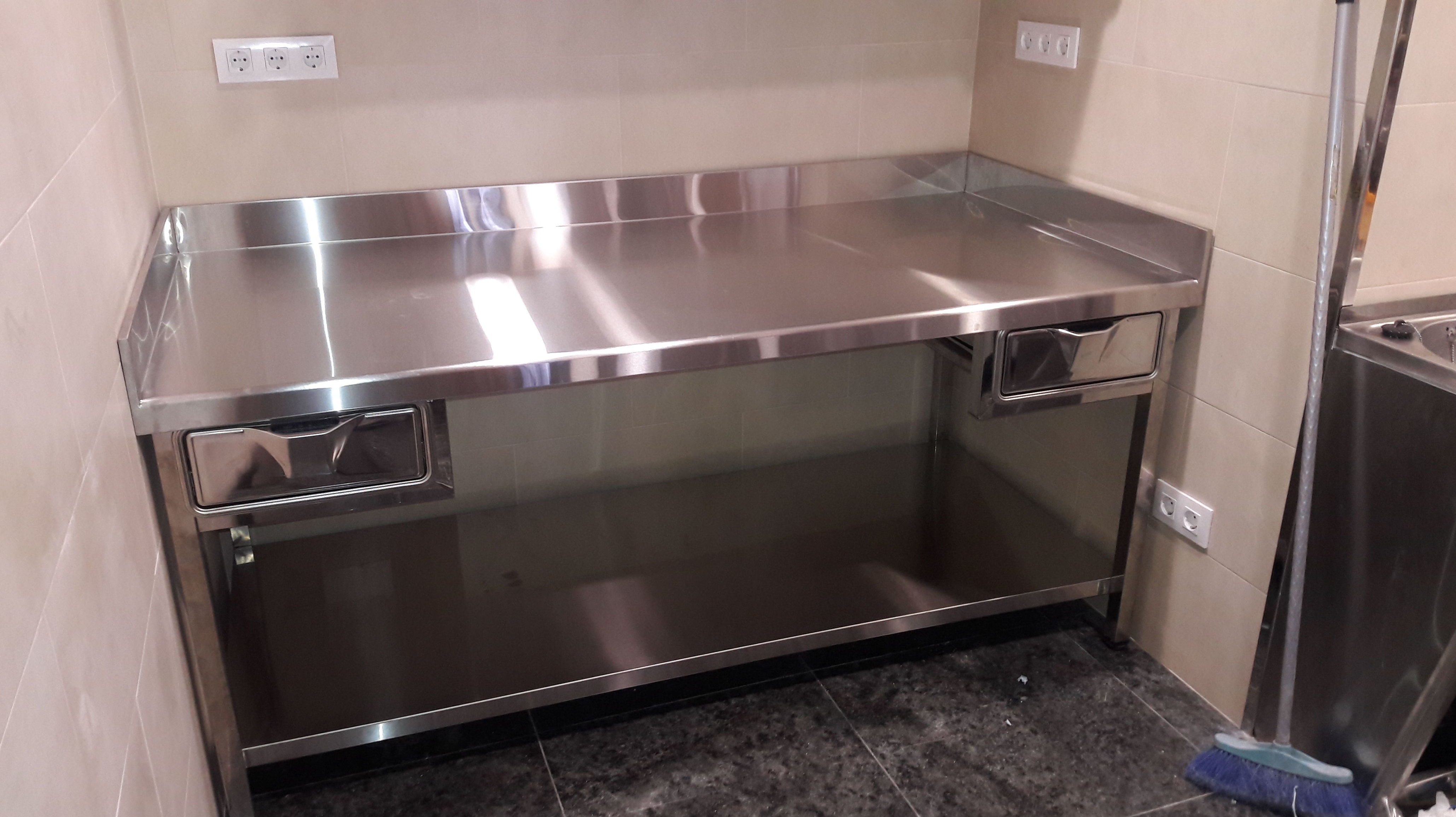 Fabricación, diseño e instalación de mobiliario para hostelería a medida: Productos y Servicios de Equiporama Fabricación, diseño e instalación de mobiliario para hostelería a medida: Productos y Servicios de Equiporama
