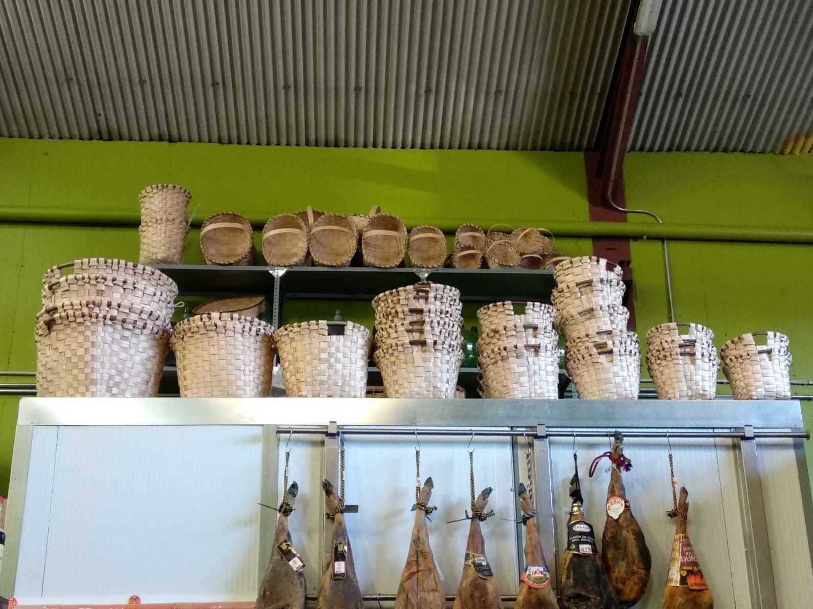 Cestería artesana de castaño y roble . Palencia .Bodega Cabria Cestería artesana de castaño y roble . Palencia .Bodega Cabria