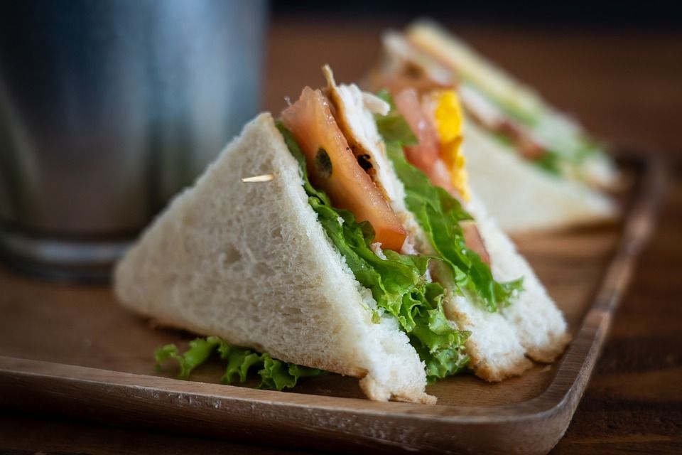 Sándwiches: Carta de Restaurante La Proa Sándwiches: Carta de Restaurante La Proa