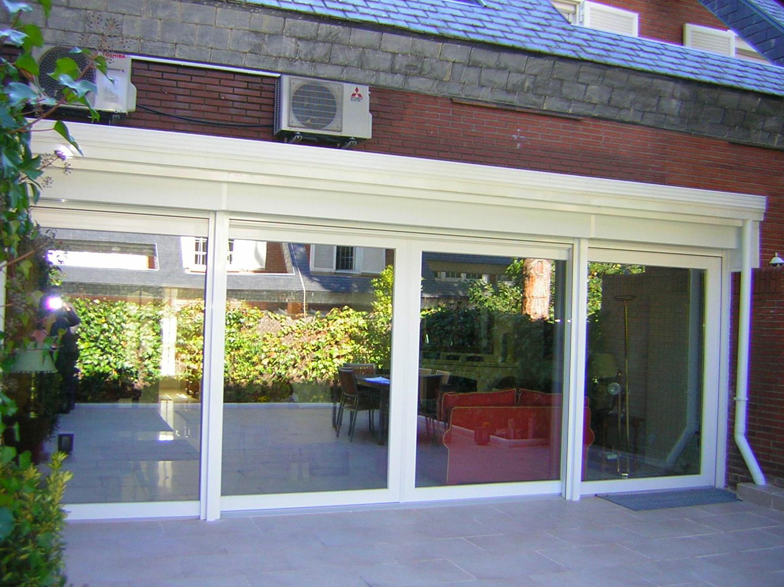 PUERTA ELEVADORA EN PVC kÖMMERLING : Catálogo de Alféizar PUERTA ELEVADORA EN PVC kÖMMERLING : Catálogo de Alféizar