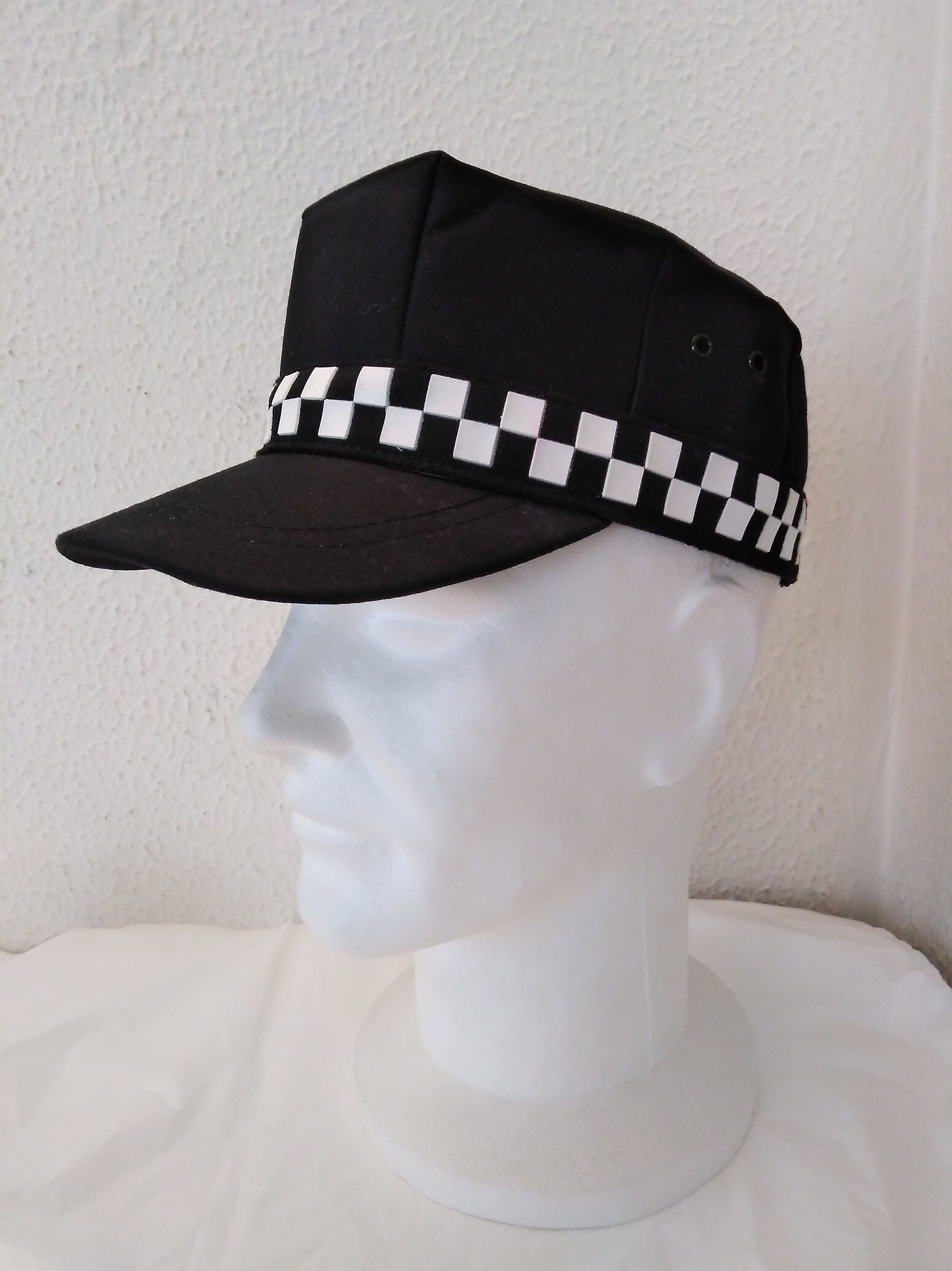 Gorra Mod Intervención con damero: Catálogo de Izulan Gorra Mod Intervención con damero: Catálogo de Izulan