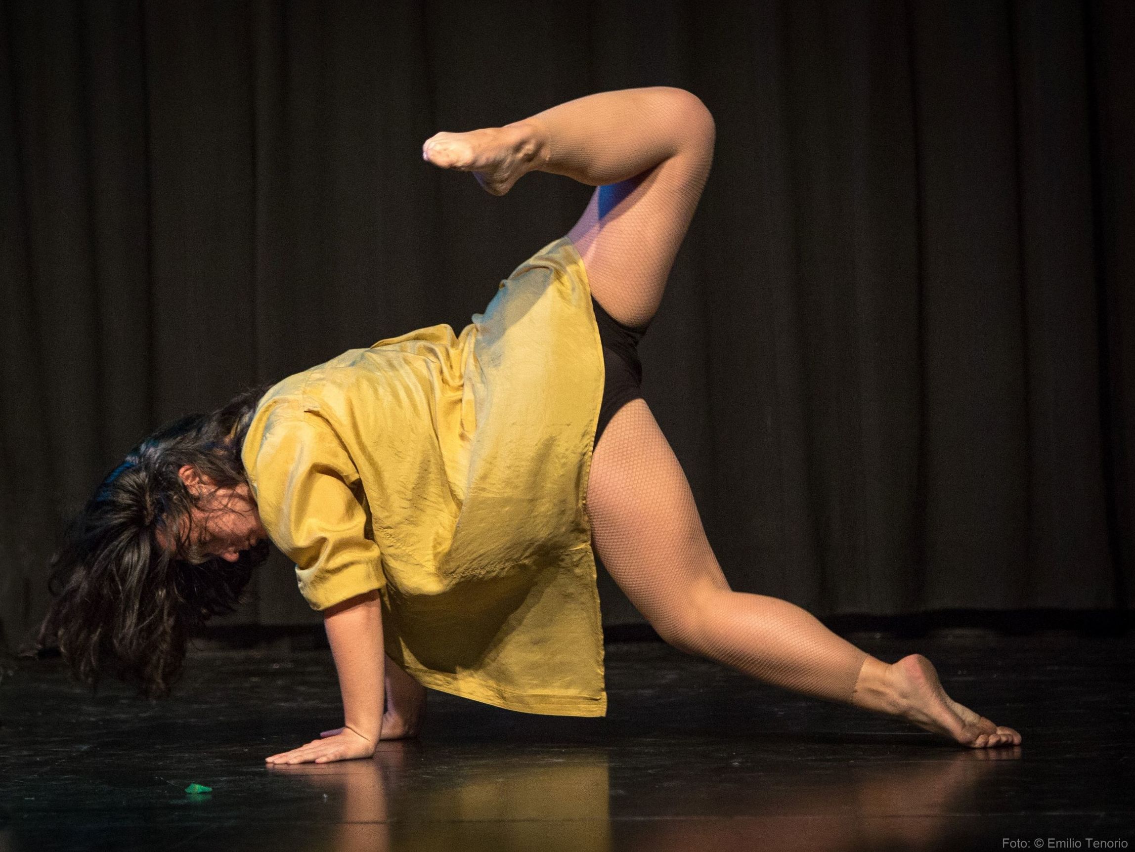 Danza Contemporánea iniciacíón y perfeccionamiento Danza Contemporánea iniciacíón y perfeccionamiento