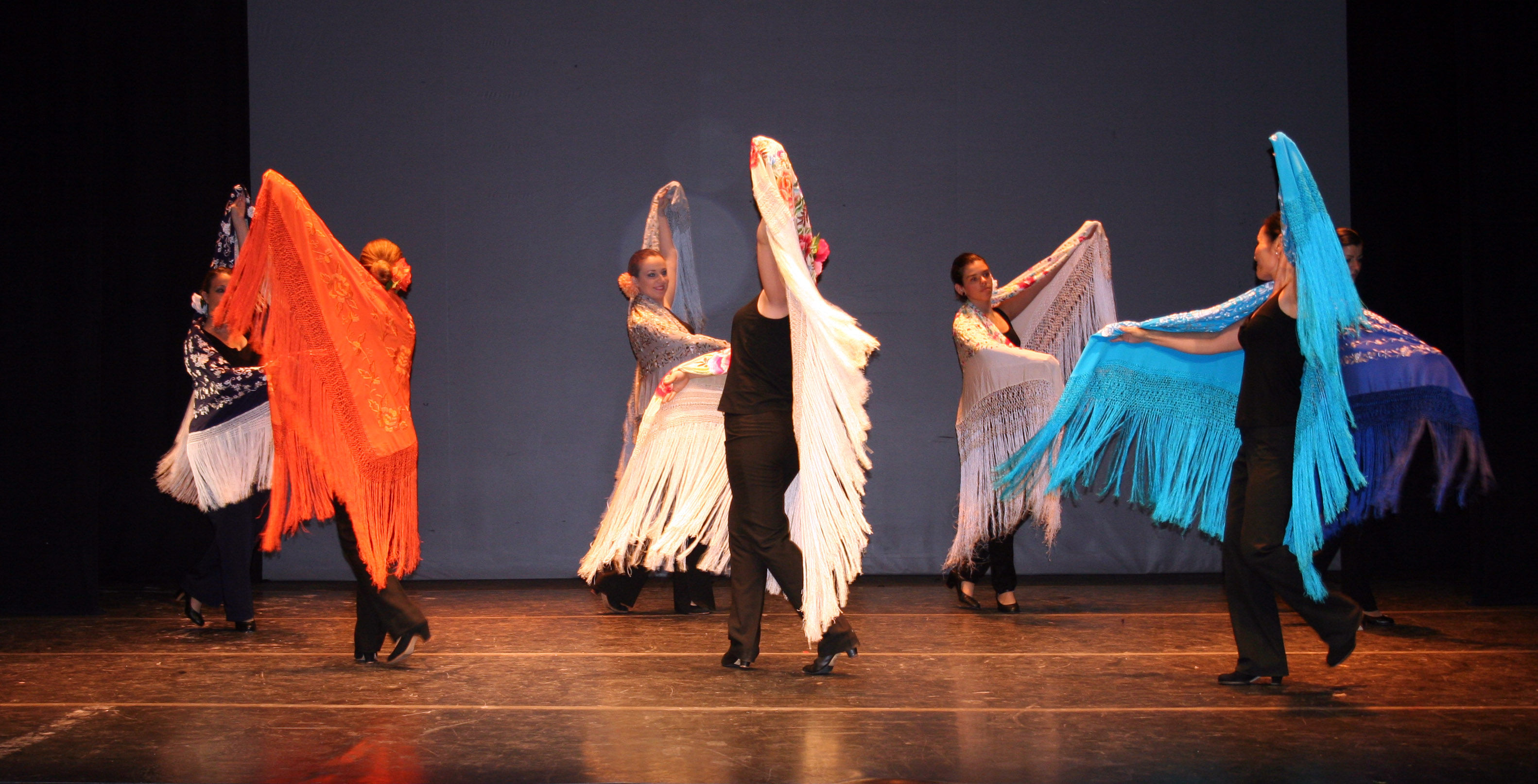 Sevillanas con mantón Sevillanas con mantón