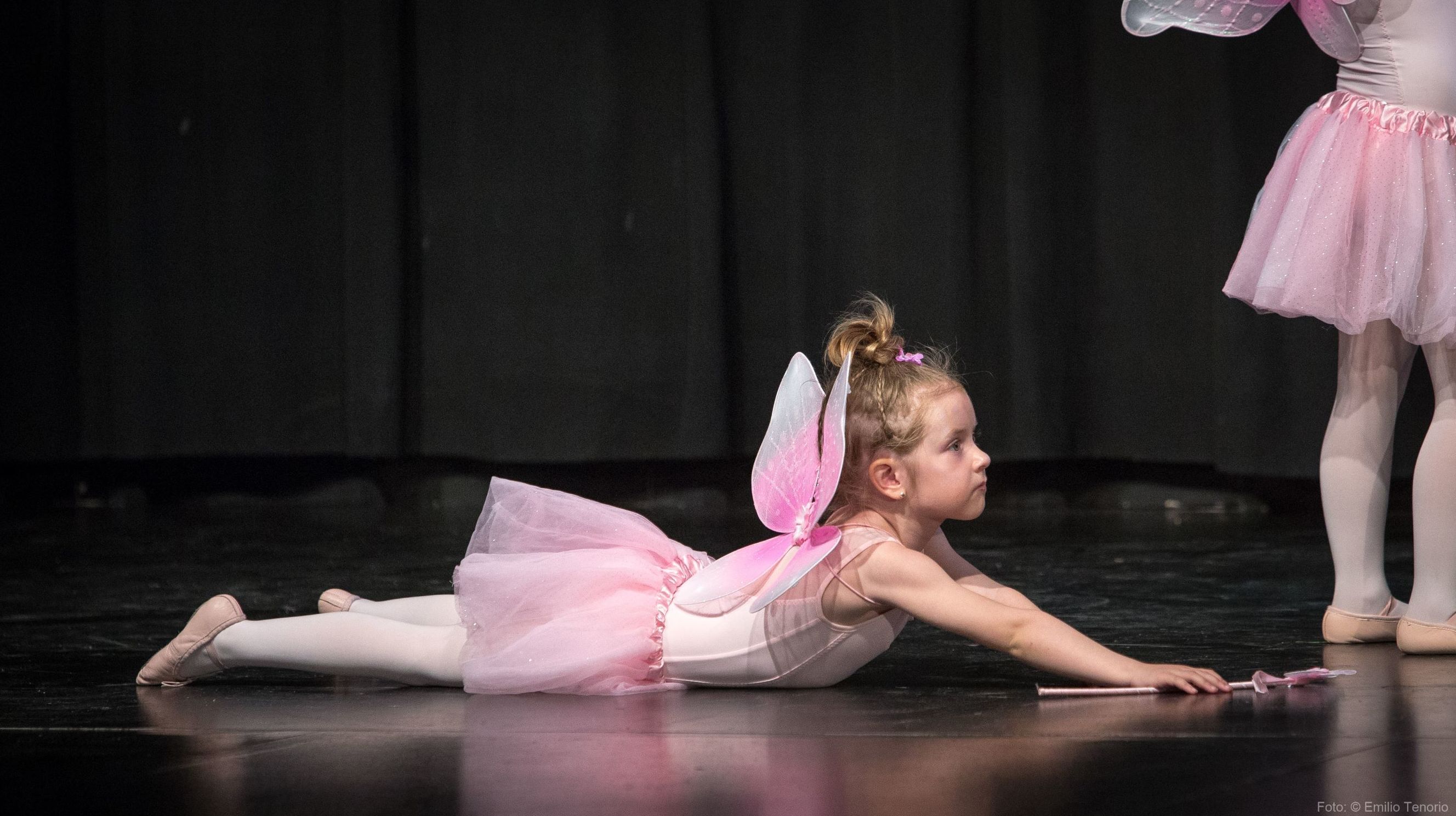 Danza y movimiento a partir de 3 años Danza y movimiento a partir de 3 años