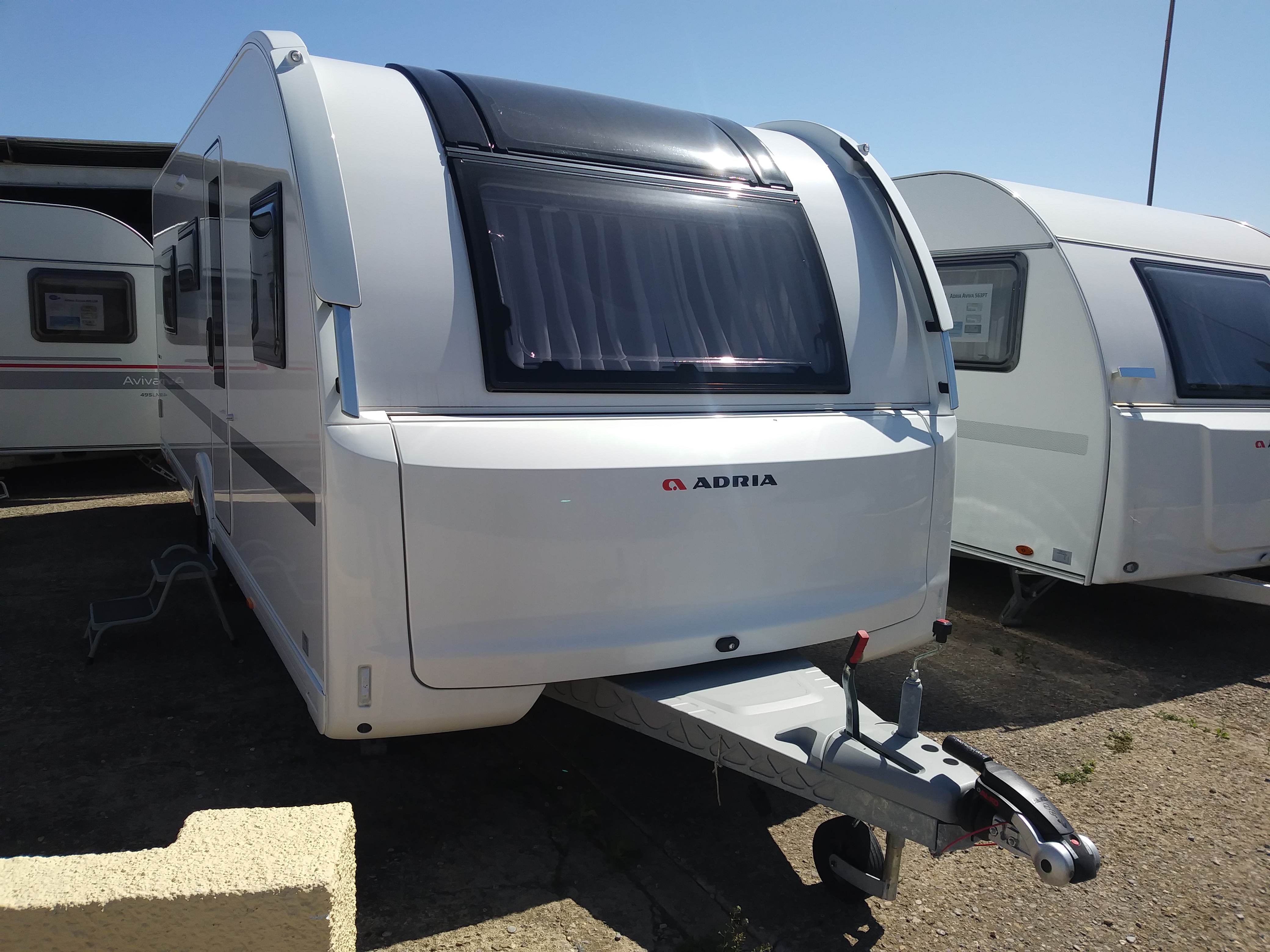 ADRIA ADORA 593 UP: Servicios de Caravan Inn, S.L. ADRIA ADORA 593 UP: Servicios de Caravan Inn, S.L.
