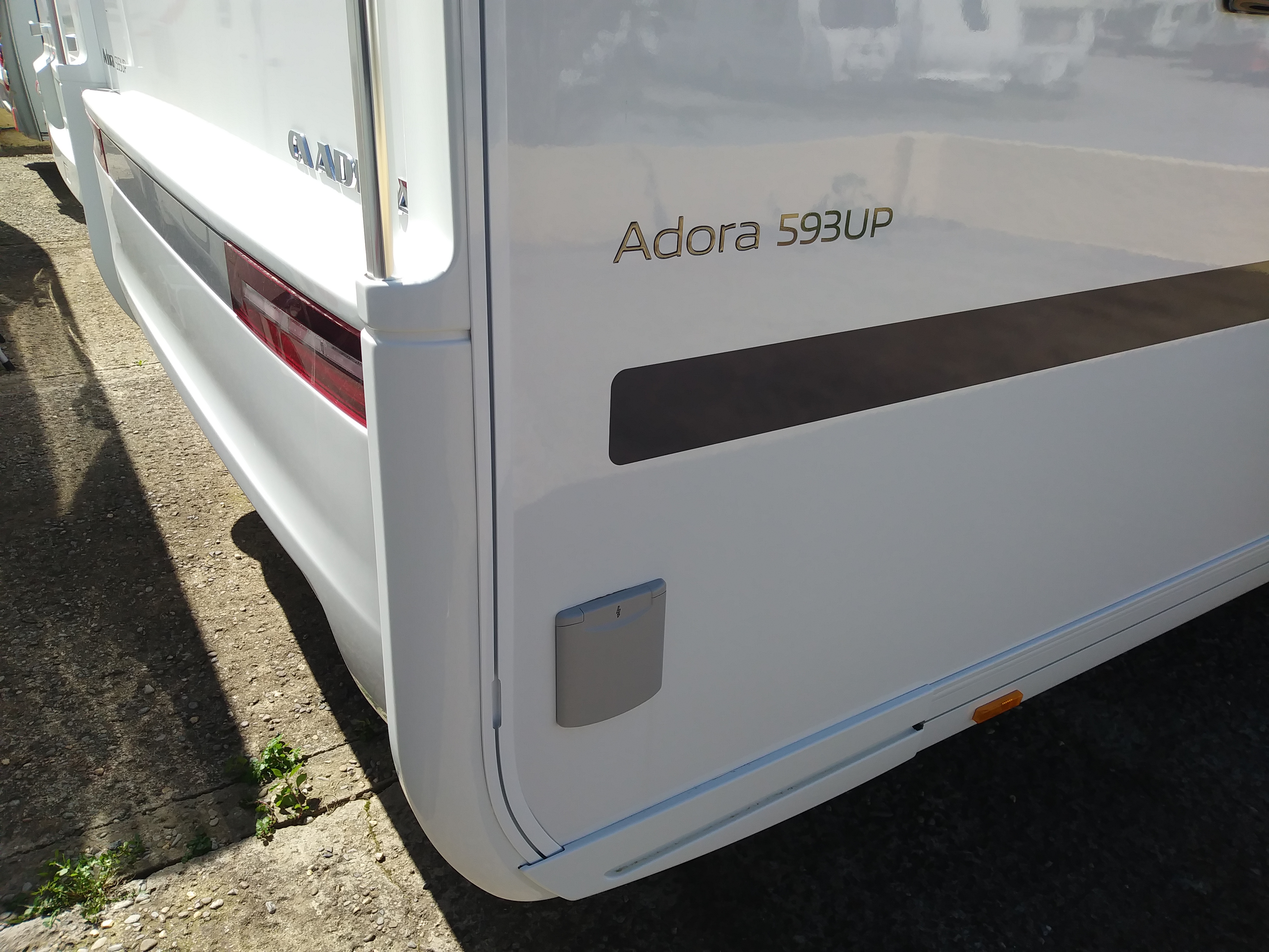 ADRIA ADORA 593 UP: Servicios de Caravan Inn, S.L. ADRIA ADORA 593 UP: Servicios de Caravan Inn, S.L.