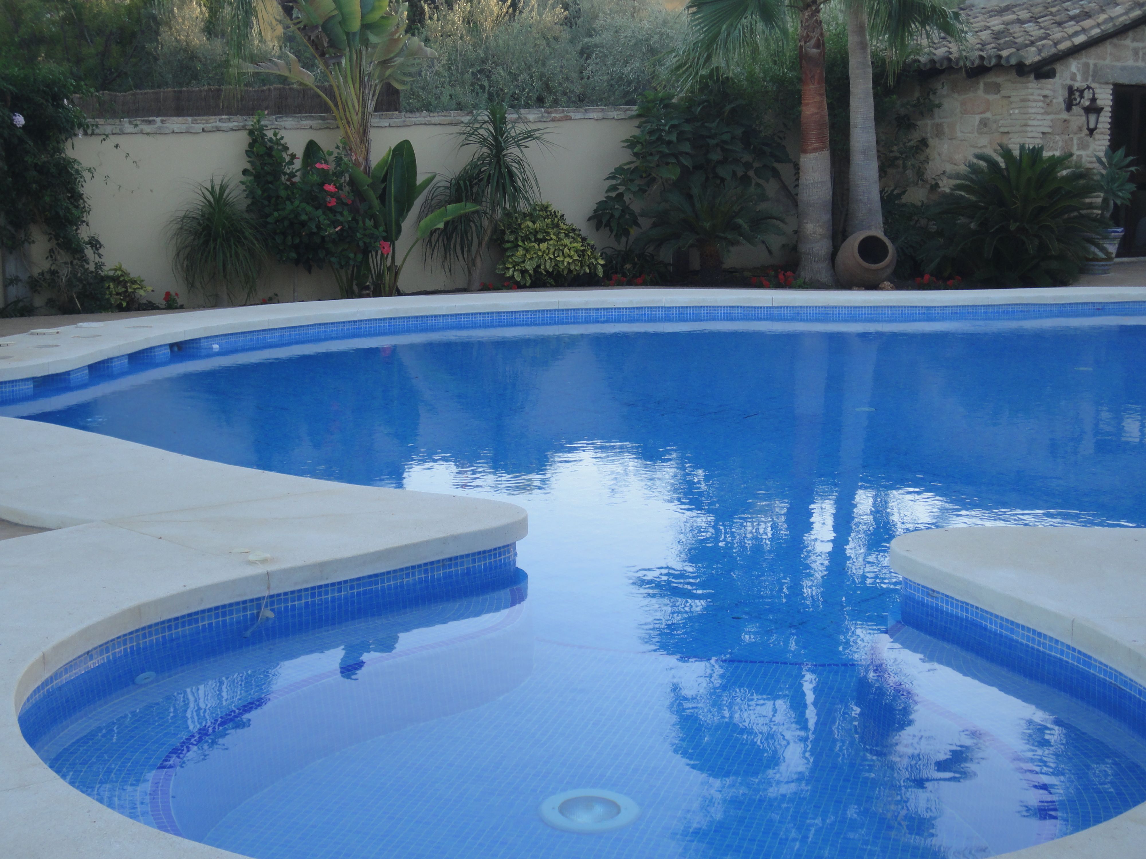 Mantenimiento de piscinas Mantenimiento de piscinas