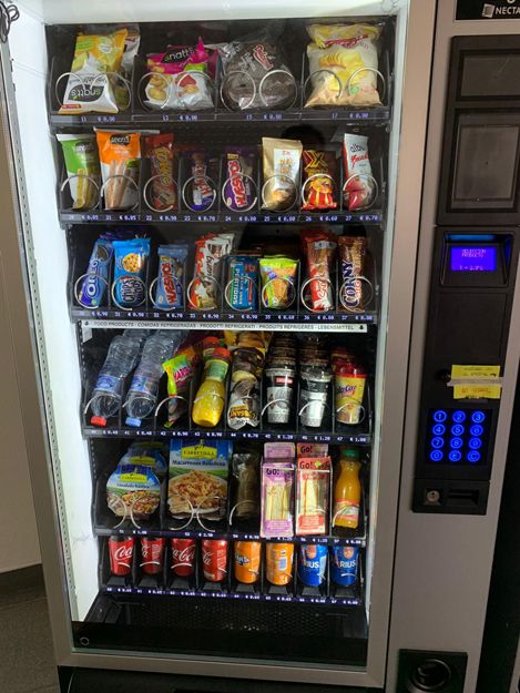 Instalación de máquinas vending de snack y refrescos en Almería