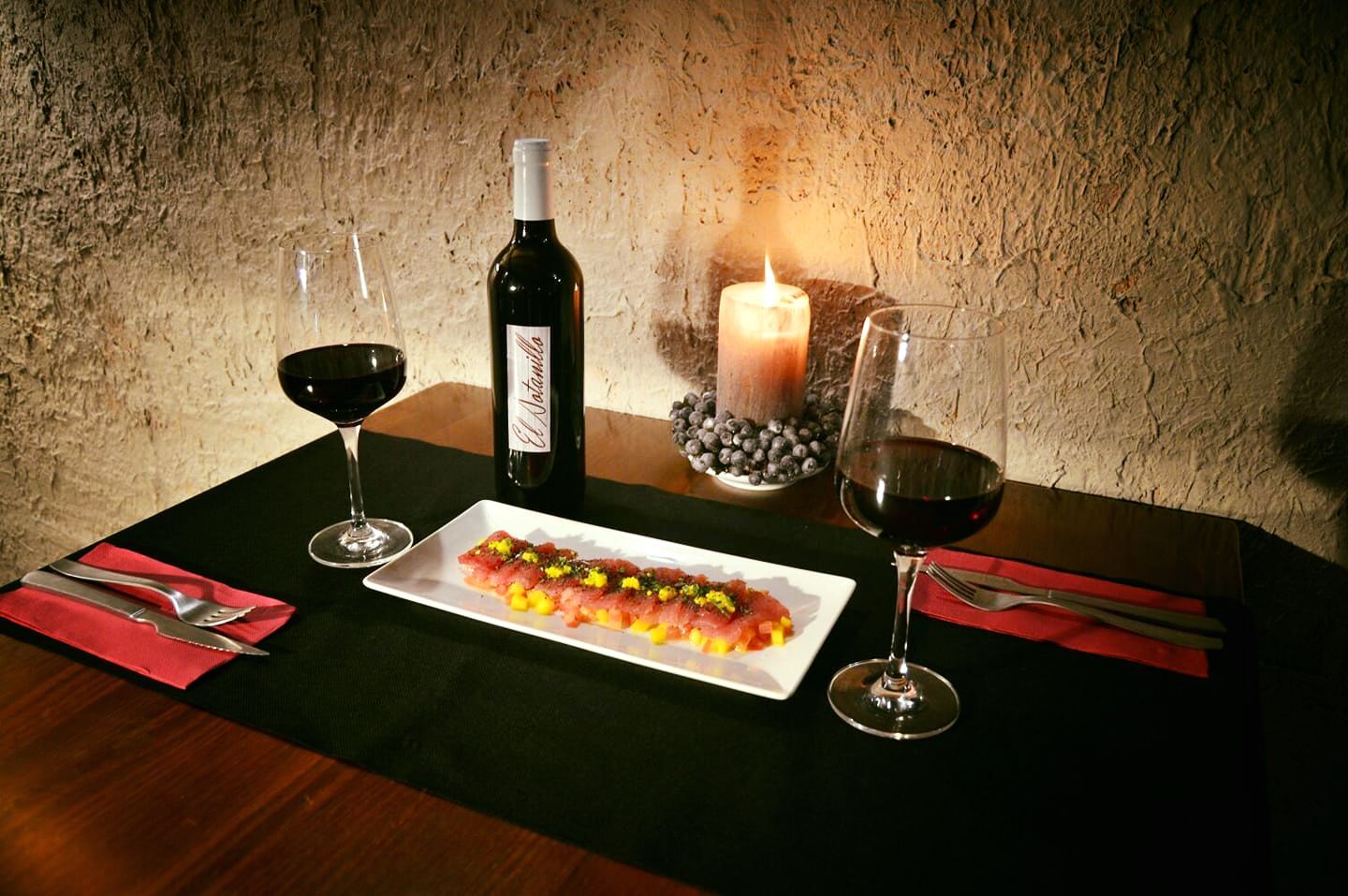 Tapas & Vinos: Servicios de El Sotanillo Tapas & Vinos: Servicios de El Sotanillo