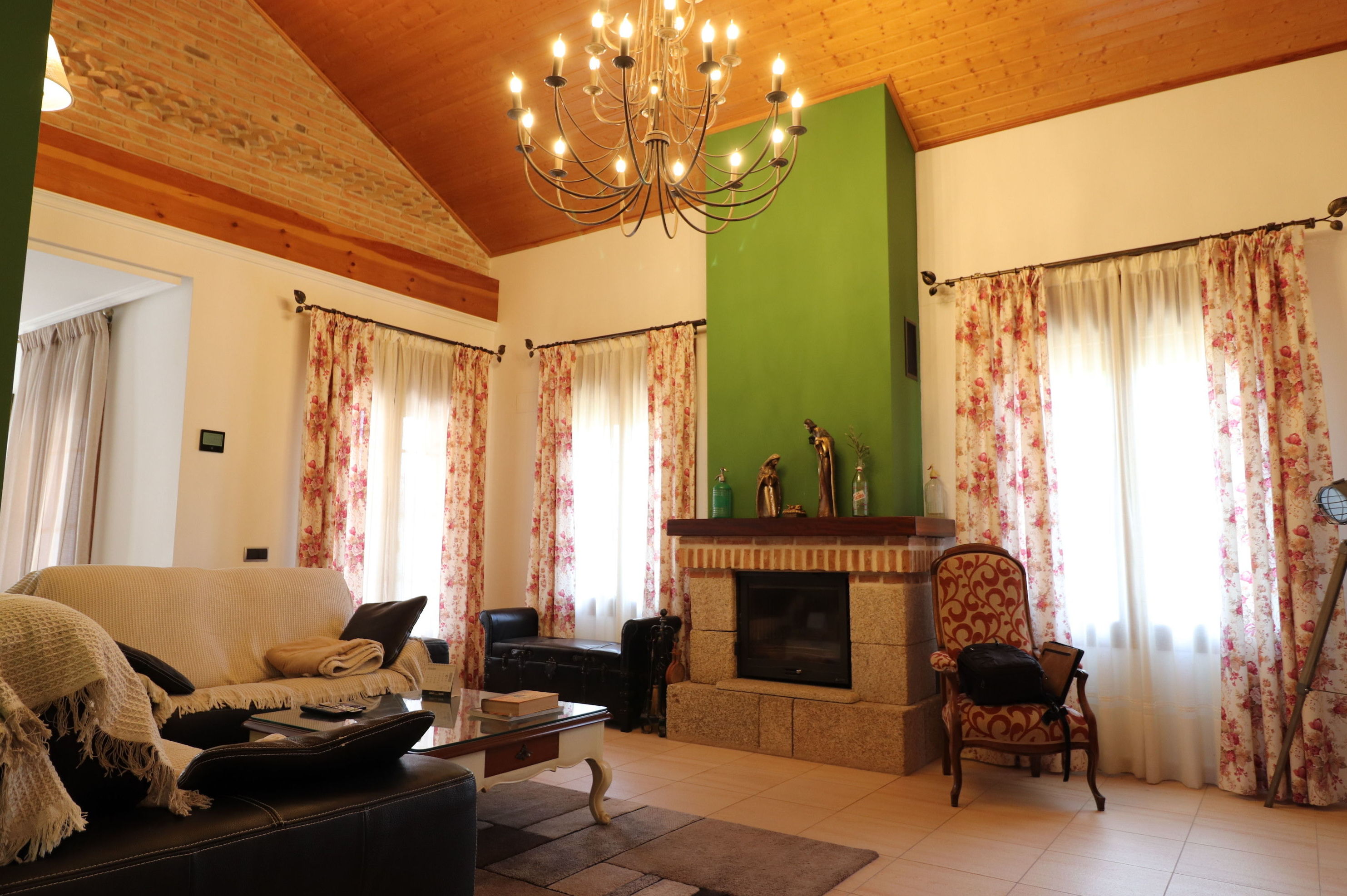 Chalet de lujo a 8 kms de Talavera: Inmuebles de Inmobiliaria La Montañesa Chalet de lujo a 8 kms de Talavera: Inmuebles de Inmobiliaria La Montañesa