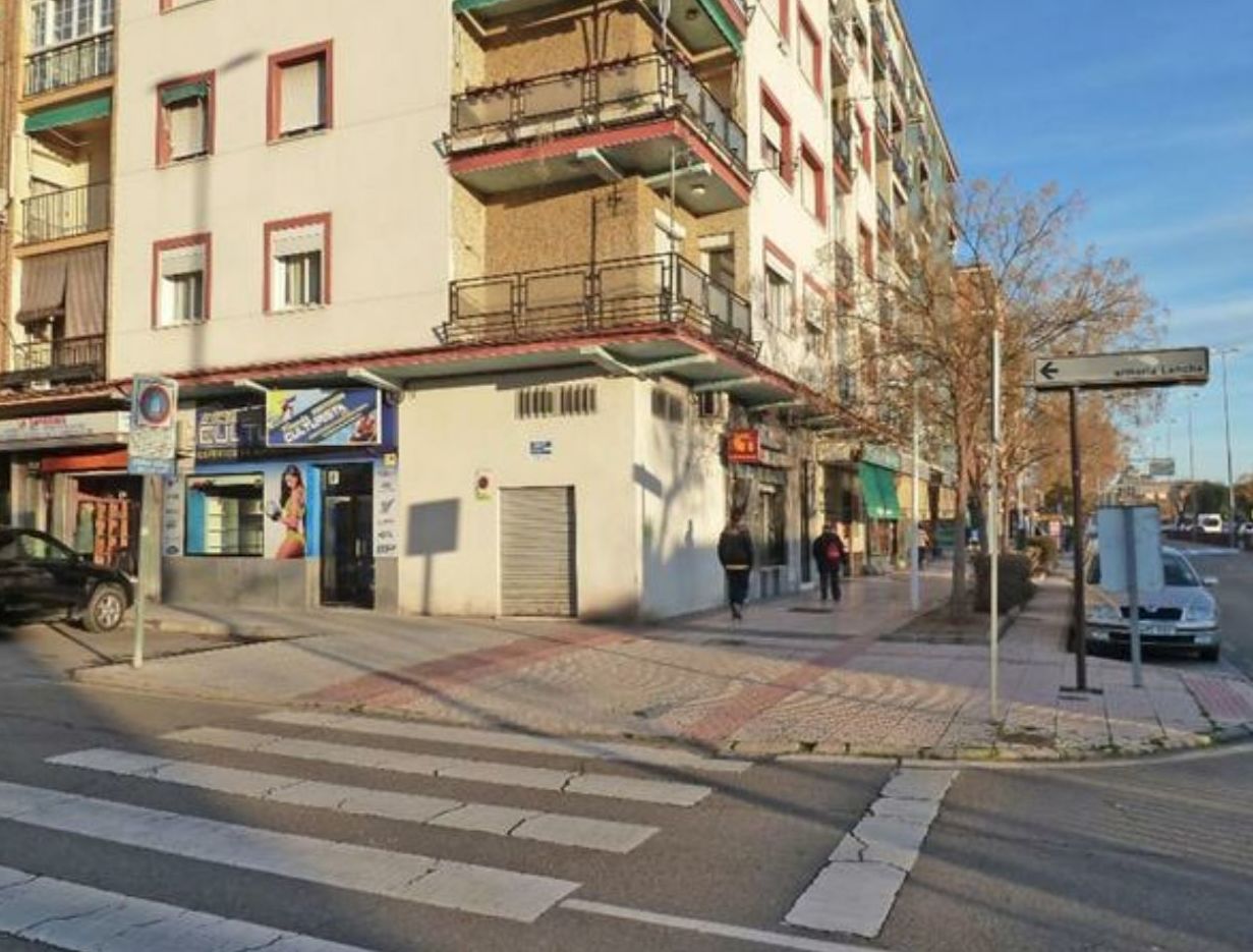 Local en alquiler Avd Barber esq,(Hospital de Toledo): Inmuebles de Inmobiliaria La Montañesa Local en alquiler Avd Barber esq,(Hospital de Toledo): Inmuebles de Inmobiliaria La Montañesa