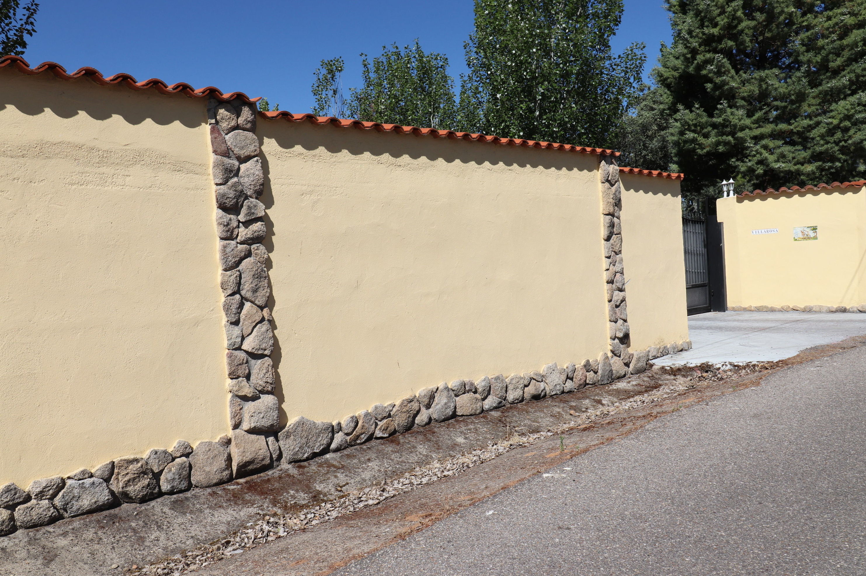 Chalet en Serranillos Playa, embalse de cazalegas: Inmuebles de Inmobiliaria La Montañesa Chalet en Serranillos Playa, embalse de cazalegas: Inmuebles de Inmobiliaria La Montañesa
