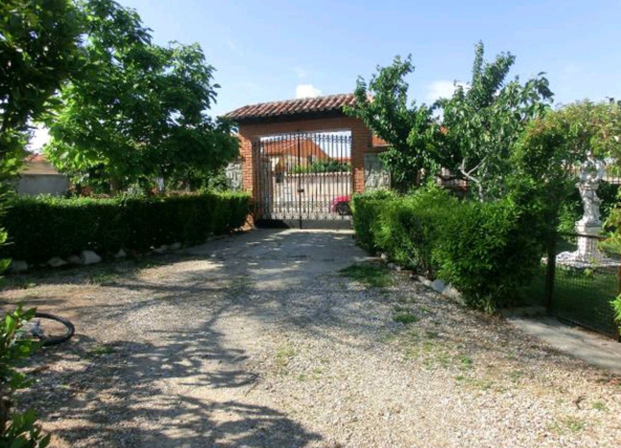 Parcela con 2 Chalet en COBISA: Inmuebles de Inmobiliaria La Montañesa Parcela con 2 Chalet en COBISA: Inmuebles de Inmobiliaria La Montañesa