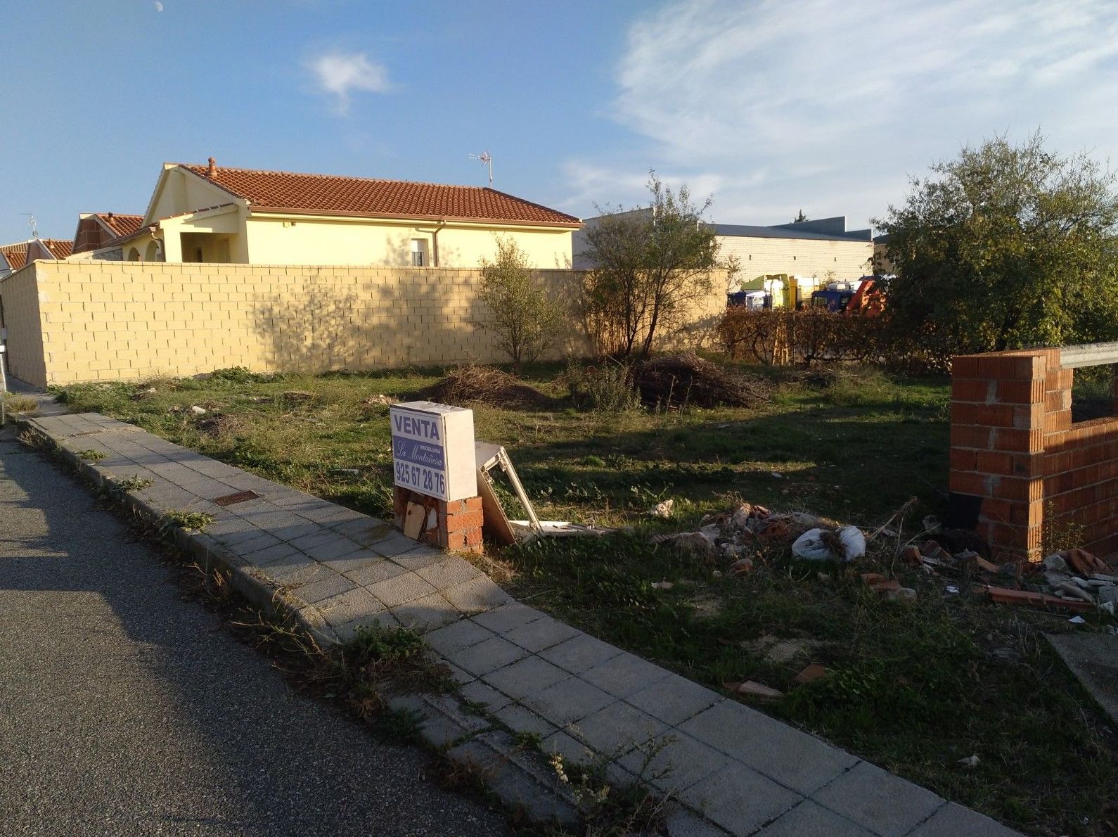 Venta de parcela 343m2 en Burguillos de Toledo: Inmuebles de Inmobiliaria La Montañesa Venta de parcela 343m2 en Burguillos de Toledo: Inmuebles de Inmobiliaria La Montañesa