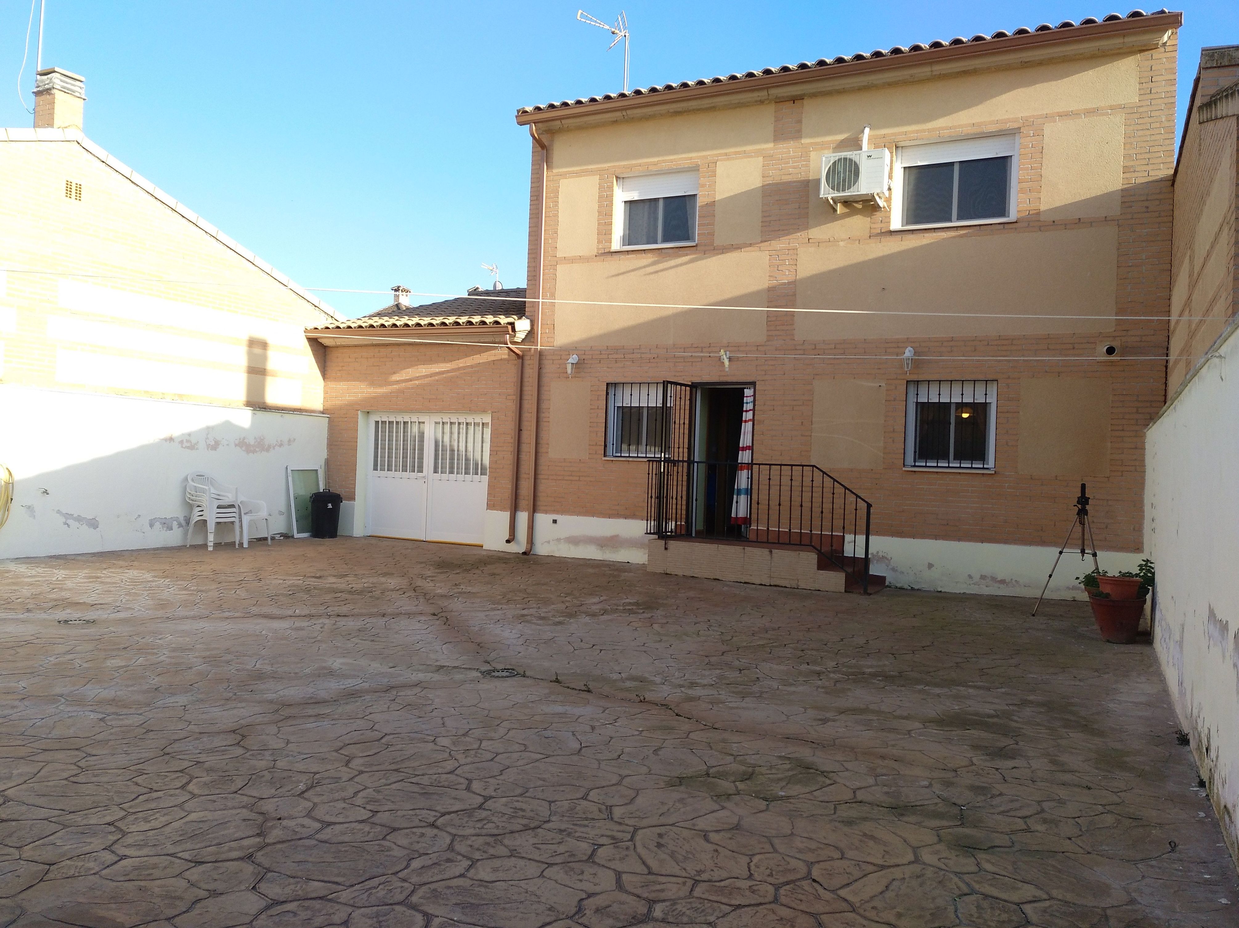 Chalet en Malpica del Tajo: Inmuebles de Inmobiliaria La Montañesa Chalet en Malpica del Tajo: Inmuebles de Inmobiliaria La Montañesa