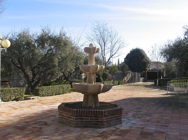 Chalet con piscina y frontón en Toledo: Inmuebles de Inmobiliaria La Montañesa Chalet con piscina y frontón en Toledo: Inmuebles de Inmobiliaria La Montañesa