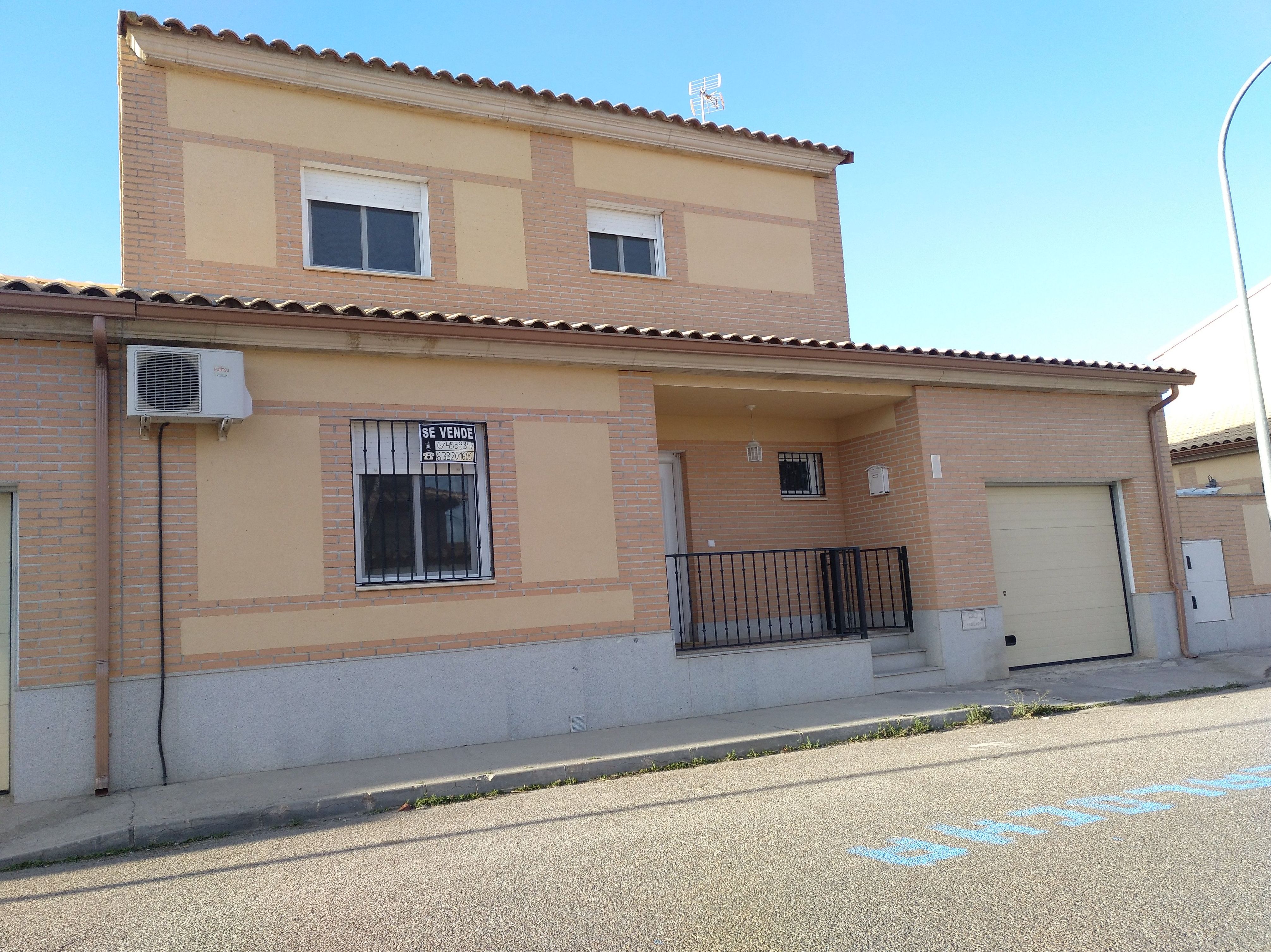 Chalet en Malpica del Tajo: Inmuebles de Inmobiliaria La Montañesa Chalet en Malpica del Tajo: Inmuebles de Inmobiliaria La Montañesa