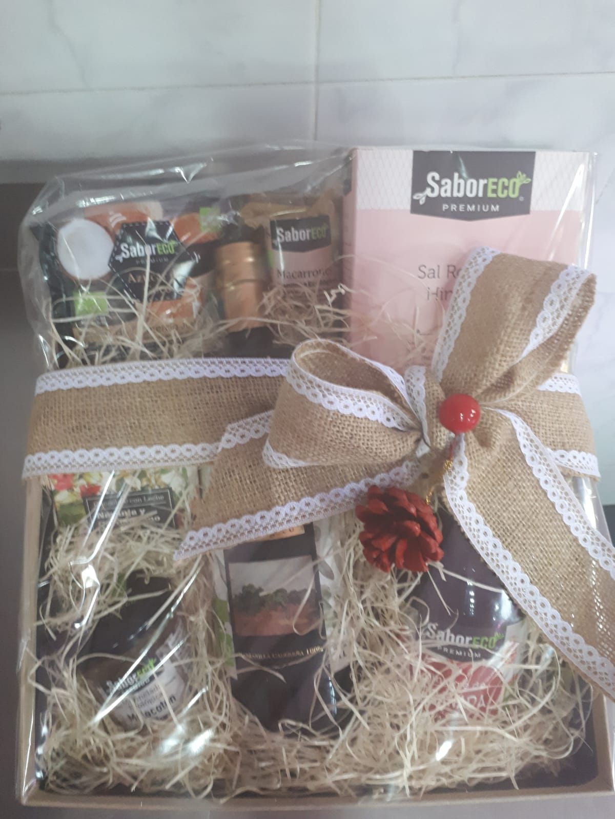 Cestas regalo: Productos y servicios de Carnicería Charcutería Valero y Marimar Cestas regalo: Productos y servicios de Carnicería Charcutería Valero y Marimar