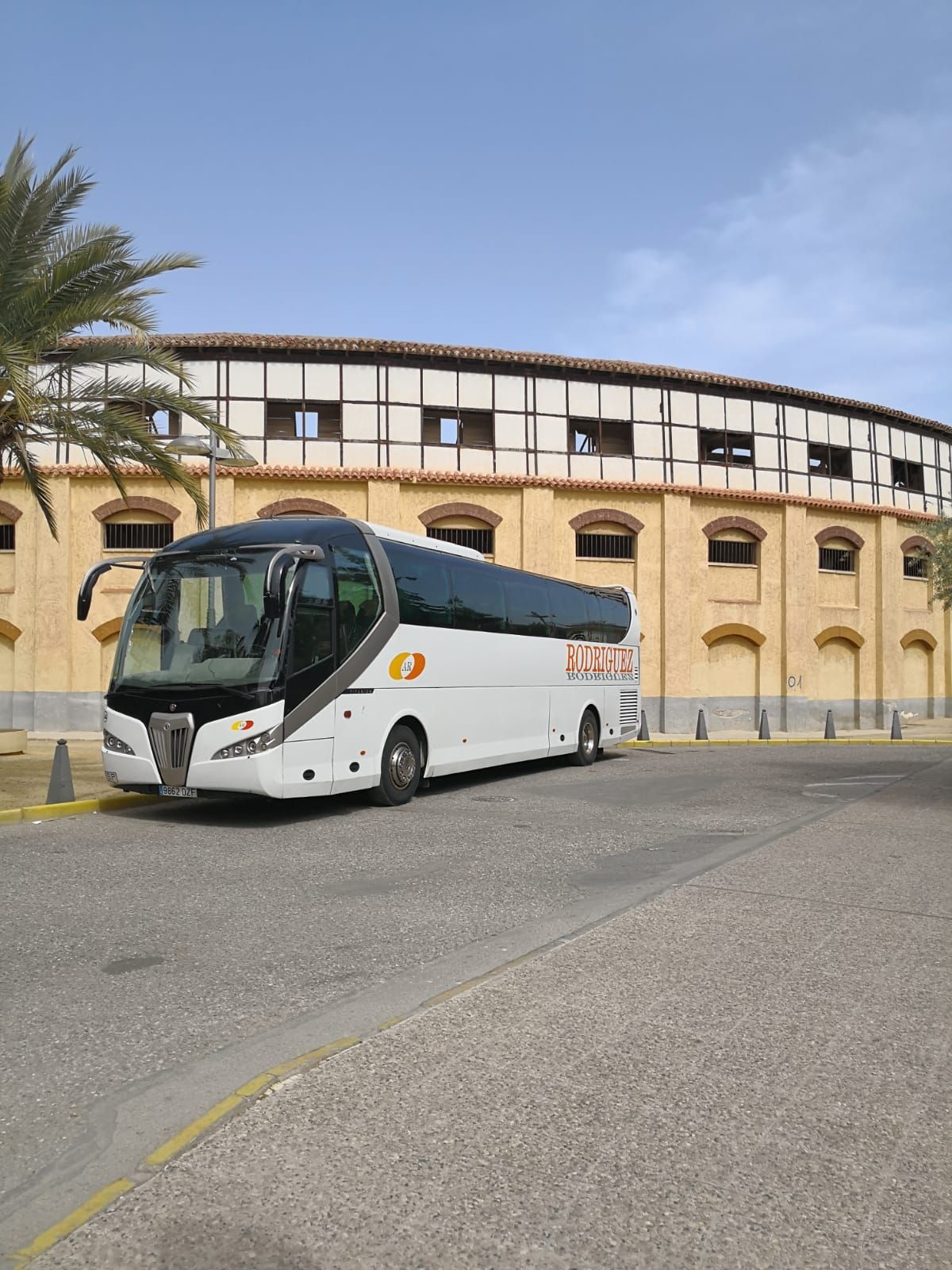 Autocares para excursiones Ávila