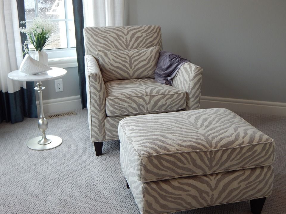 Servicio a domicilio: Servicios de Limpieza de sofás y sillones Servicio a domicilio: Servicios de Limpieza de sofás y sillones