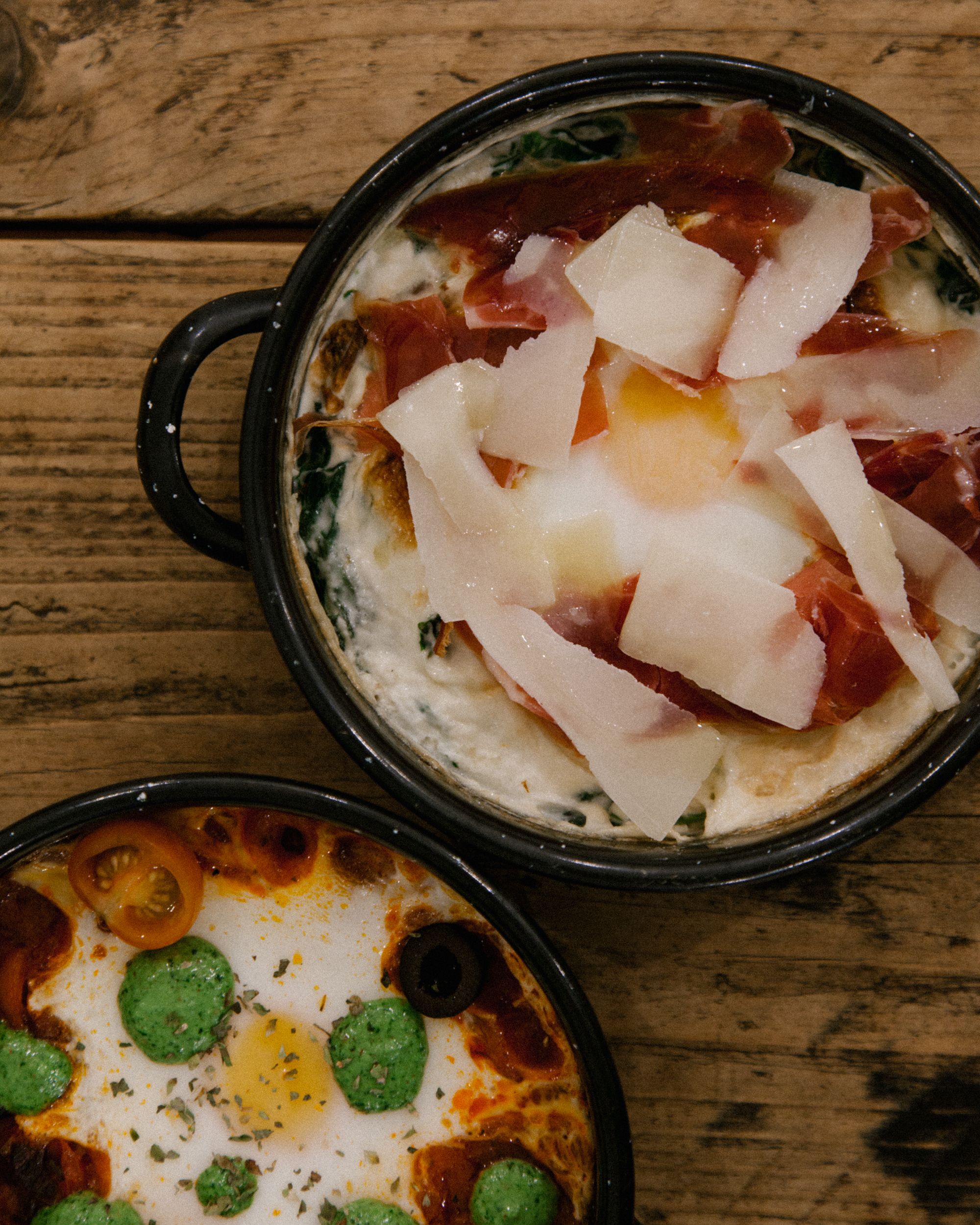 Huevos a la cazuela: MENÚ de Plenti Huevos a la cazuela: MENÚ de Plenti