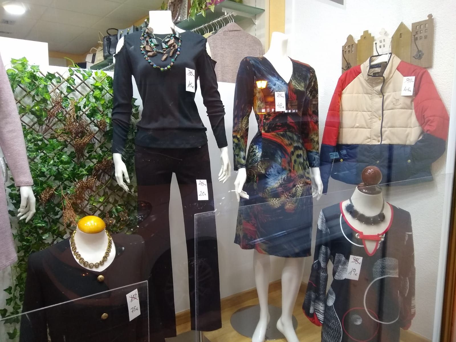 Faldas y pantalones: Colecciones de Modas Alyssa Faldas y pantalones: Colecciones de Modas Alyssa